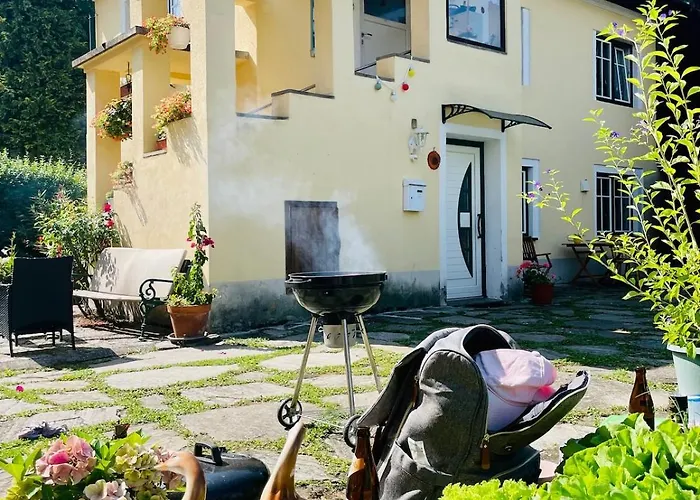 Country With Private Kamp River Access Apartmán *