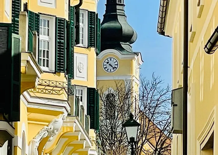 Country With Private Kamp River Access